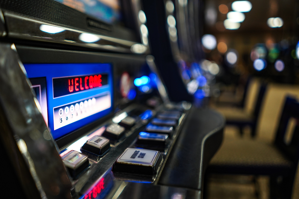 how to play poker machines