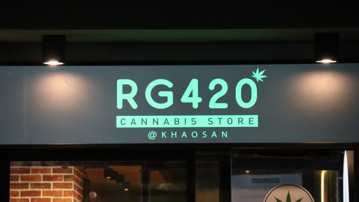 inside-bangkok-s-legal-cannabis-caf